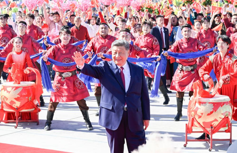 习近平离开新疆返回北京